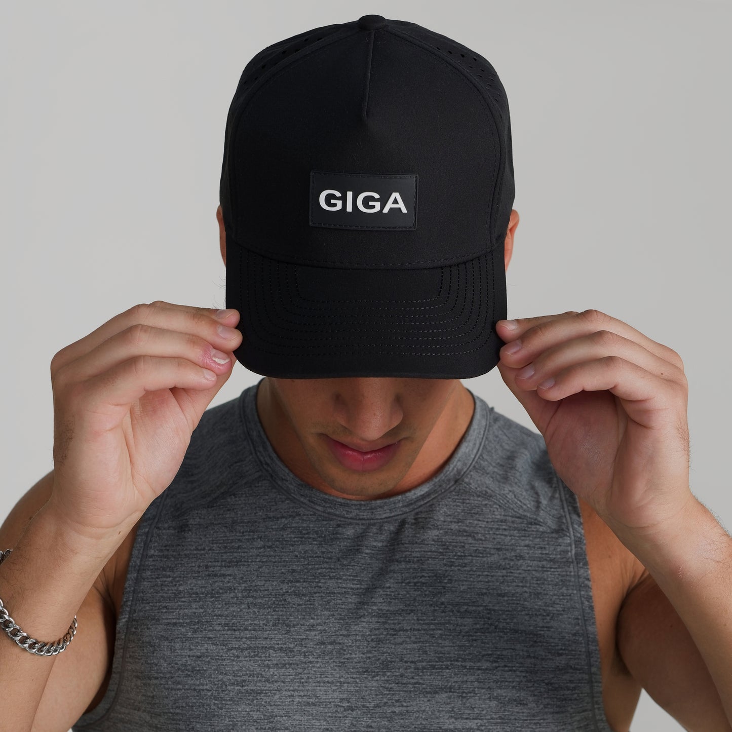 GIGA HAT