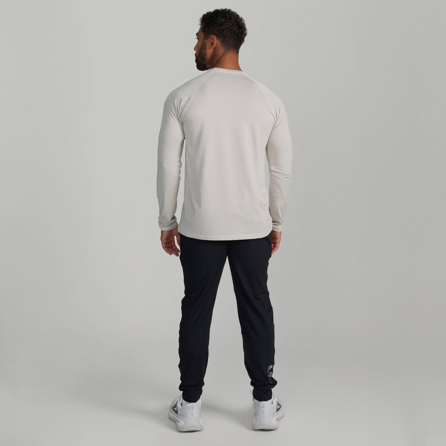 ESSENTIAL LONG SLEEVE