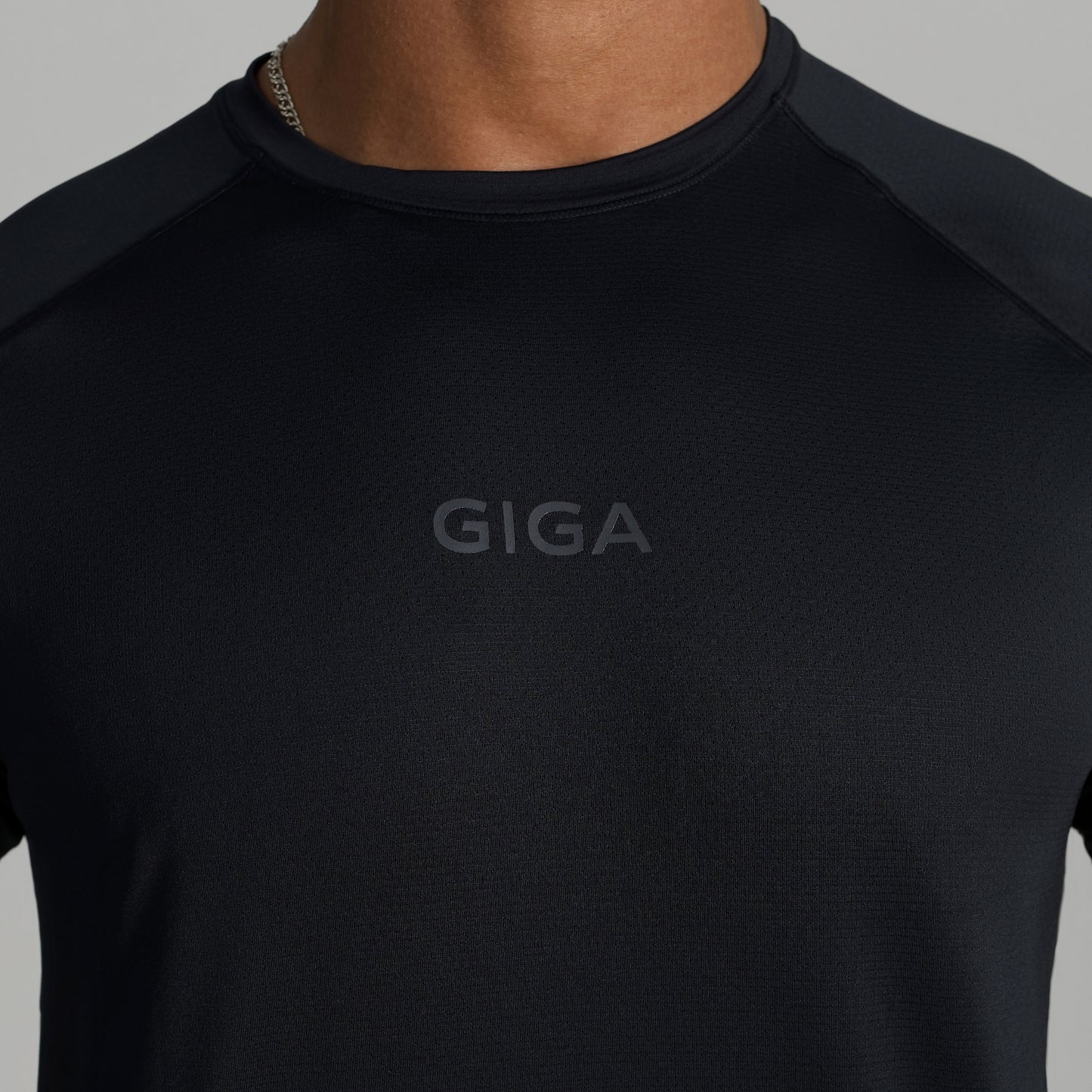 ESSENTIAL LONG SLEEVE