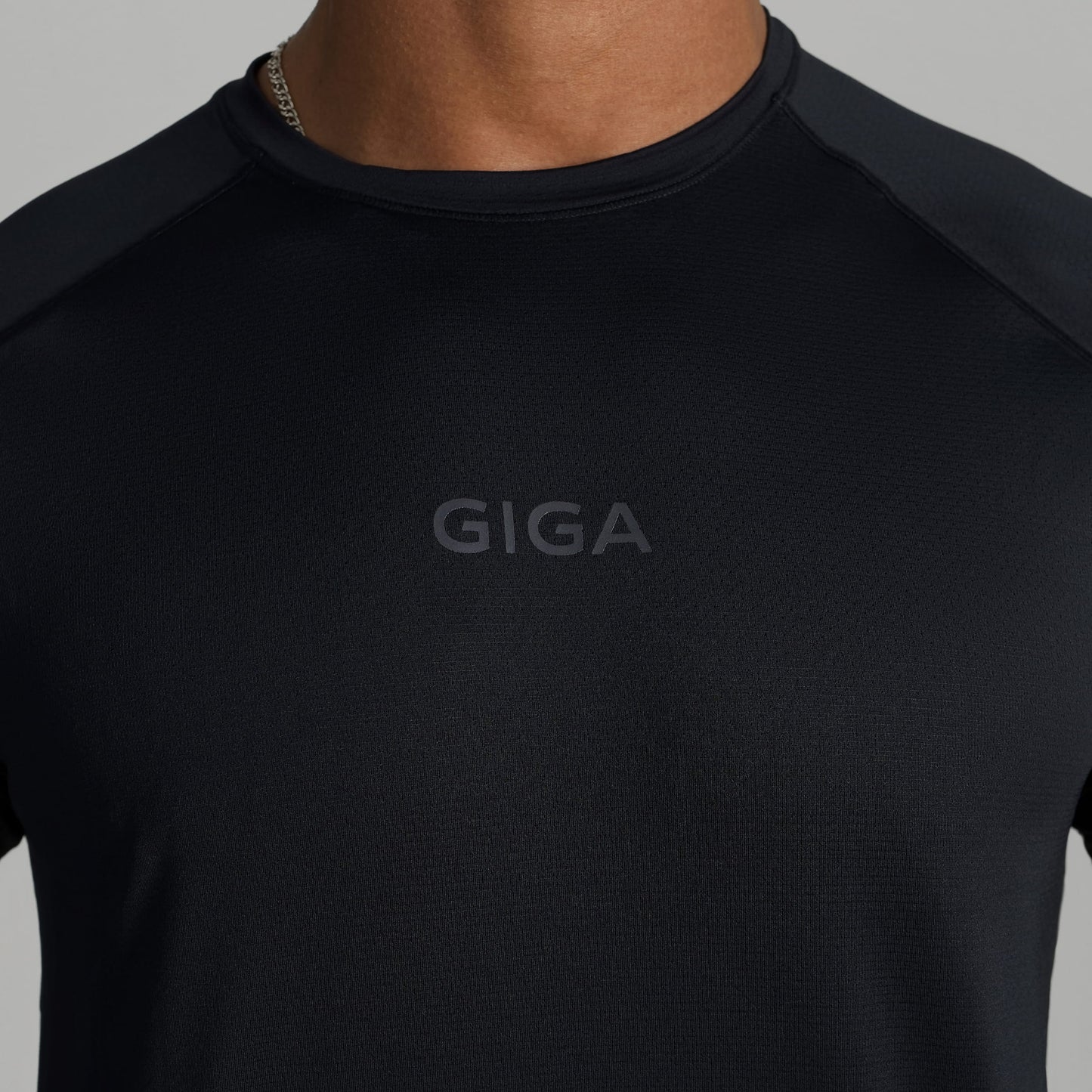 ESSENTIAL LONG SLEEVE